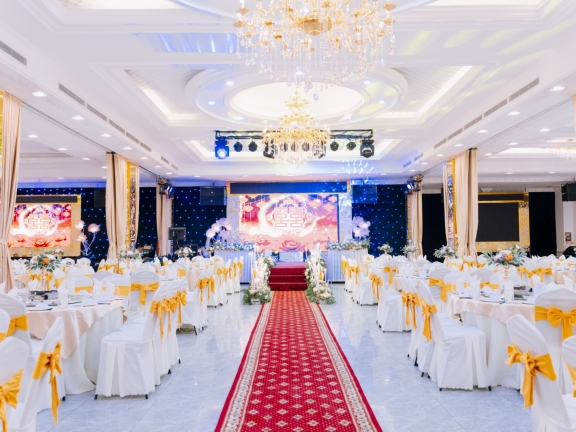 ĐẶT TIỆC NHẬN LIỀN ƯU ĐÃI ĐẶT TIỆC NHẬN LIỀN ƯU ĐÃI